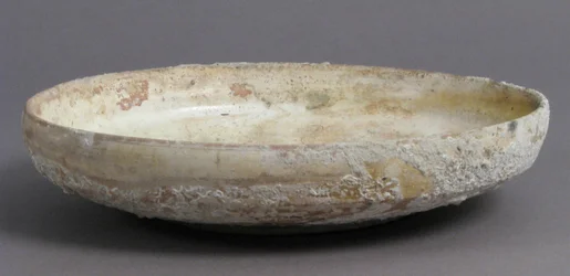 Schale mit Raubvogel, 11.-13. Jahrhundert