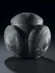 Geschnitzter Ball von Glass Hill, Towie, Aberdeenshire, Neolithikum, ca. 3000 v. Chr.
