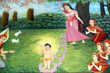 Chua Tu Quang buddhistischer Tempel. Prinz Siddhartha Gautama, Buddha als Kind. Es wird gesagt, dass das Kind voll wach geboren wurde. Er konnte sprechen und sagte seiner Mutter, dass er gekommen sei, um die gesamte Menschheit vom Leiden zu befreien. Vung 