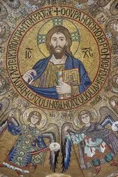 Kuppel des Querschiffs: Mosaik "Segnender Christus Pantokrator zwischen Engeln und Erzengeln", 12. Jahrhundert, Die Palatinkapelle, Der Königspalast oder Palazzo dei Normanni (Palast der Normannen), Palermo, Sizilien, Italien