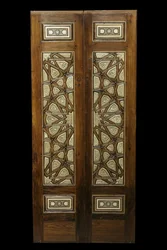 Tür mit Sternendekor. Ägypten, Kairo, ca. 1380-1420. Rosenholz, Jujube, Ebenholz, Elfenbein. Louvre Museum