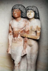 Ägyptische Antiquität: Skulpturierte Kalksteingruppe von Raherka und Meresankh, Chef der Schreiber und seine Frau - 5. Dynastie, Altes Reich