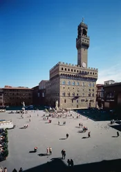 Außenansicht des Palazzo Vecchio, entworfen von Arnolfo di Cambio