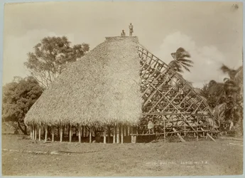 Hausbau in Samoa, ca. 1875