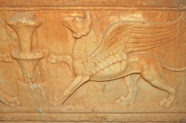 Libyen, mythisches Tierdetail auf attischem Sarkophag (2. Jahrhundert n. Chr.)