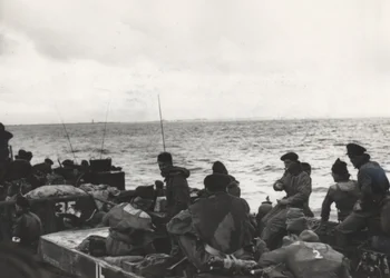 Marines des 41. (RM) Kommandos an Bord der LCT (Landing Craft Tank) 532, Annäherung an Westkapelle während der Landungen in Walcheren, Niederlande