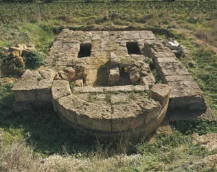 Alte Ruinen einer Basilika, Tal der Tempel, Agrigent, Sizilien, Italien