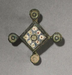 Ornamentale Brosche, ca. 100-300