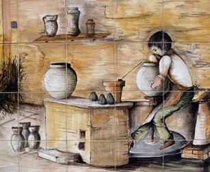Bemalte Majolika-Tafel, die eine Töpferszene darstellt, handgefertigt von Ceramiche Desuir, Santo Stefano di Camastra, Sizilien, Italien, Detail