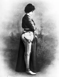 Prothesen Frau mit künstlichem Bein