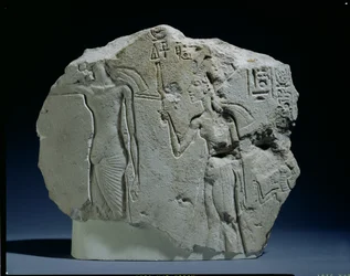 Relief eines nubischen Soldaten mit Bogen, Amarna