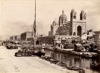 Religiöse Architektur: Außenansicht der Basilika Kathedrale Sainte Marie Maggiore (Sainte-Marie-Maggiore), erbaut zwischen 1852 und 1893 nach den Plänen des Architekten Leon Vaudoyer (1803-1872). Marseille, Bouches du Rhone (13), Cenotypie des Beginns