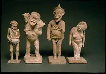 Statuetten von Schauspielern und Schauspielerinnen, hellenistisch, ca. 325-50 v. Chr. (Terrakotta)