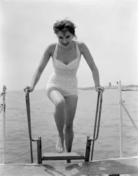 Die Schauspielerin Tania Weber am Strand von Venedig Lido - 1952