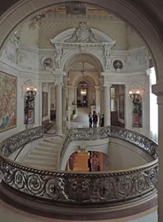 Chantilly, Schloss: Eingangshalle im Schloss