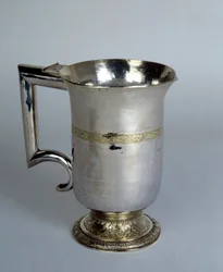 Aiguiere mit geradem Griff aus Silber und Gold. 17. Jahrhundert Paris, dekorative Künste