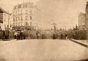Barrikade in den Höhen von Menilamount, Paris, März 1871