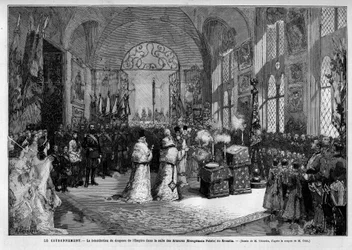 Segnung der Fahne des Reiches im Rüstungssaal des Kremls in Moskau während der Krönung von Kaiser Alexander III. von Russland (1845-1894) und Kaiserin Dagmar von Dänemark (1847-1928) am 27. Mai