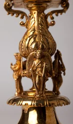 Kirchenschatz (Trésor de la Cathédrale). Reliquienkreuz. Metallschmiedearbeit mit Juwelen. Ursprung Abtei (Saint-Amand Tournai, ex-Elnone). 16. Jahrhundert. Detail.