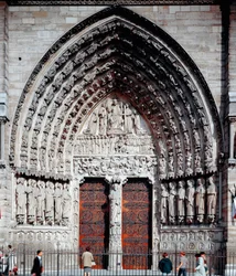 Gotische Kunst: Zentrales Portal der Kathedrale Notre Dame de Paris