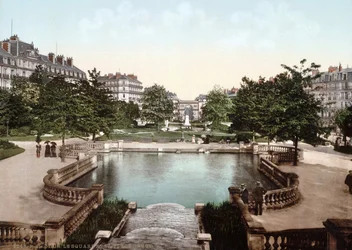 Ansicht von Dijon: Platz und Platz Darcy. Photochrom ca. 1890