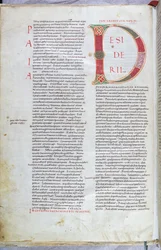 Eine Seite aus der Bibel des 11. Jahrhunderts mit dem Großbuchstaben D