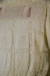 Bertha Palmers Nachthemd, ca. 1880 (Detailansicht)