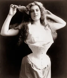 Frau mit Korsett