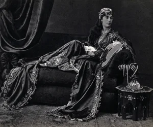 Porträt einer türkischen Dame. Fotografie, späte 19. Jahrhundert, Paris. Sammlung Selva