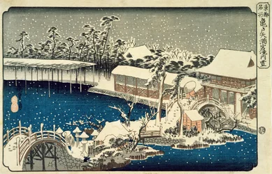 Schnee bei Nacht: eine Szene, die ein Haus, einen Fluss und einen Ziergarten unter fallendem Schnee darstellt, aus der Serie 53 Stationen des Tokaido