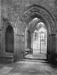 Vorhalle des Kapitelsaals, Elgin-Kathedrale, Schottland, 1924-1926