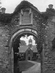 Blundells Schule, Tiverton, Devon, 1924-1926