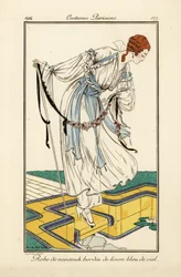 Frau im Nainsook-Kleid mit himmelblauer Leinenbordüre