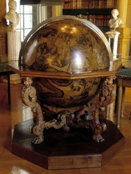 Der Himmelsglobus von Coronelli auf dem Meridian von Gatellier. Dieser Globus wurde von dem Franziskanermönch Vincenzo Coronelli (1650-1718) angefertigt. Institut de France, Paris.