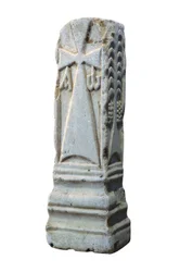 Altarstein mit den christlichen Symbolen Chrismon, Alpha und Omega, 7. Jahrhundert (Stein)