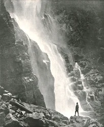 Ein Wasserfall im Hügelland, Dehra Dun, Indien, 1895