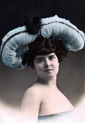 Paule Delys, Theaterschauspielerin