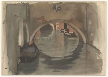 Ansicht unter einer Bogenbrücke in Venedig