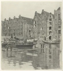 Lagerhäuser an einem Kanal