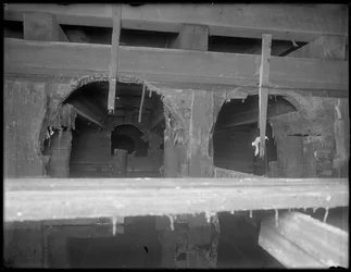 Blick in den Kanal der W. 129th Street, New York, ca. 1911