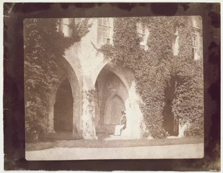 Der Geistliche Calvert Jones, im Kreuzgang von Lacock Abbey sitzend, c.1847