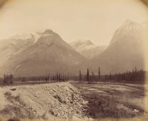 Eisenbahn und Berge