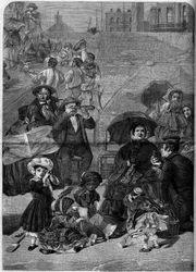 Viktorianisches England: Touristen am Strand von Ramsgate, England