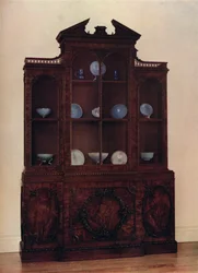 Mahagonischrank mit Glastüren, ca. 1760