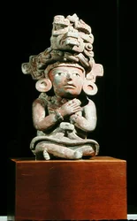 Graburne in Form der Zapotekengöttin der 