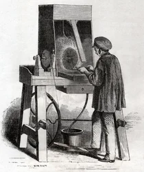 Arbeiter in der Silberschmiede