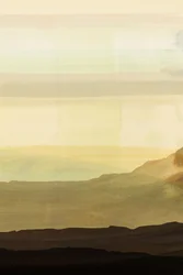 Neblige goldene Berge