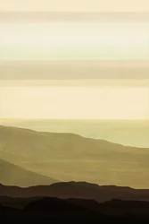 Serene geschichtete Landschaft
