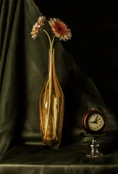 Goldenes Gerbera-Stillleben